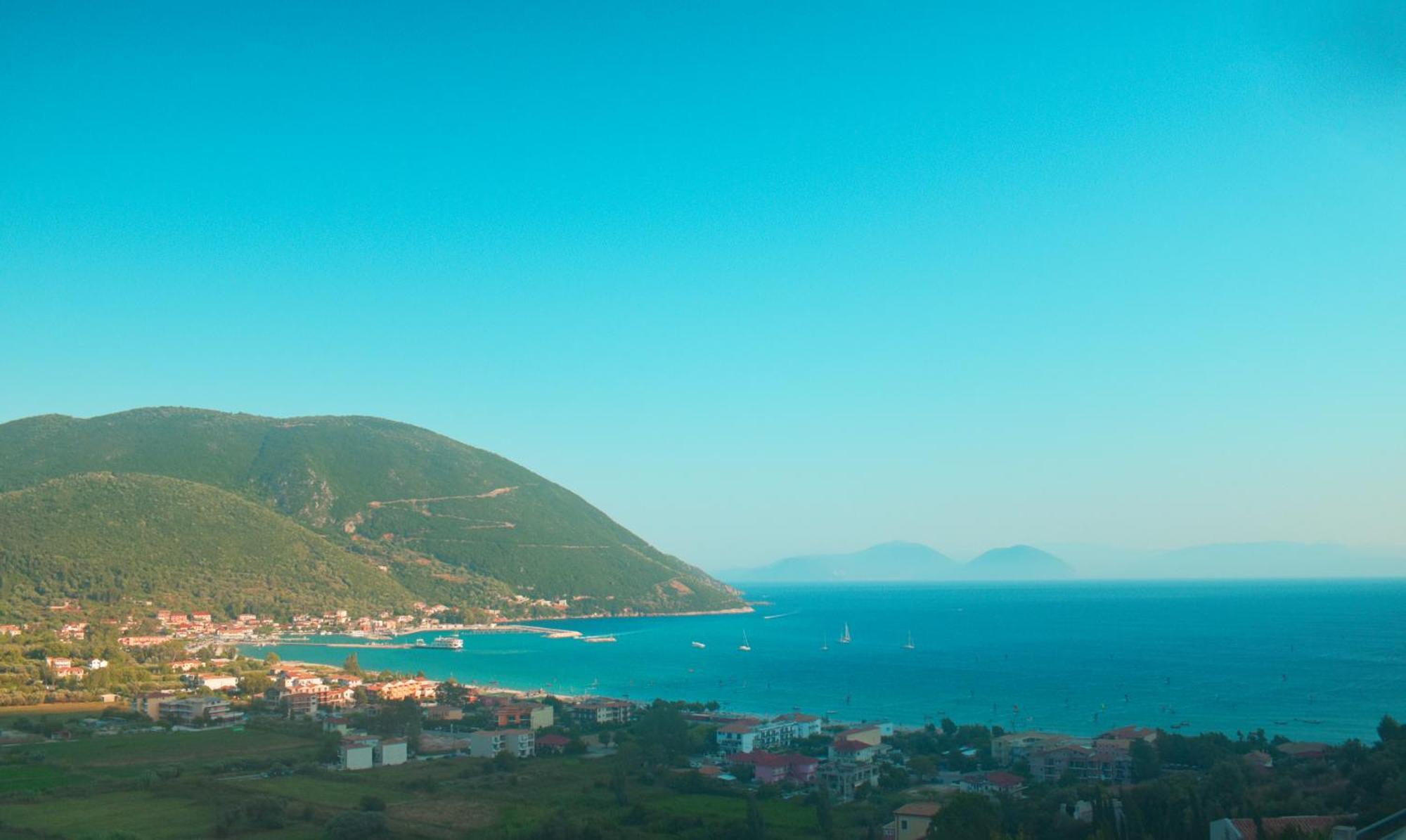 Bay View Suites Vasiliki  Ngoại thất bức ảnh